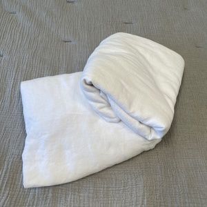 Crate&Barrel White Linen Queen Sheet Set